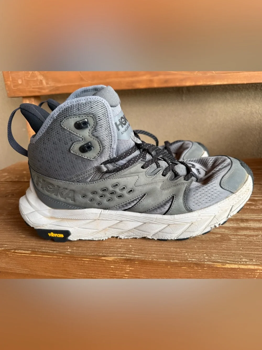 Men’s Hoka Anacapa Breeze Mid Hiking Boot 11D